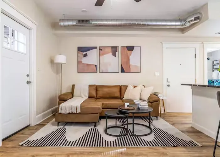 Stylish Retreat 2br Near Frick Park, Dining *