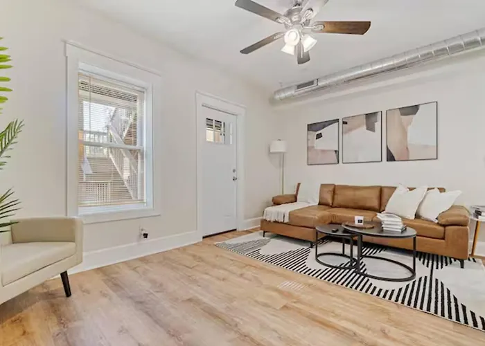 Stylish Retreat 2br Near Frick Park, Dining *