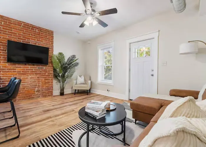 Stylish Retreat 2br Near Frick Park, Dining Pittsburgh